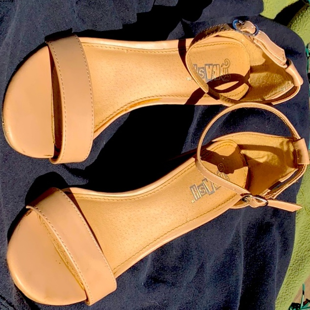 Brash cream heels